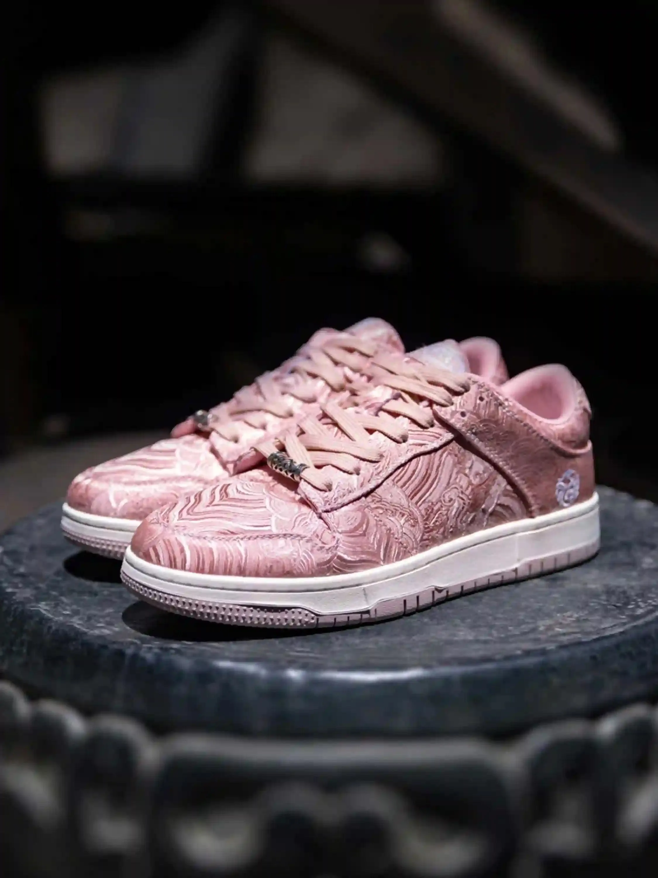 Disguisen American Street Breathable Silk Sneakers